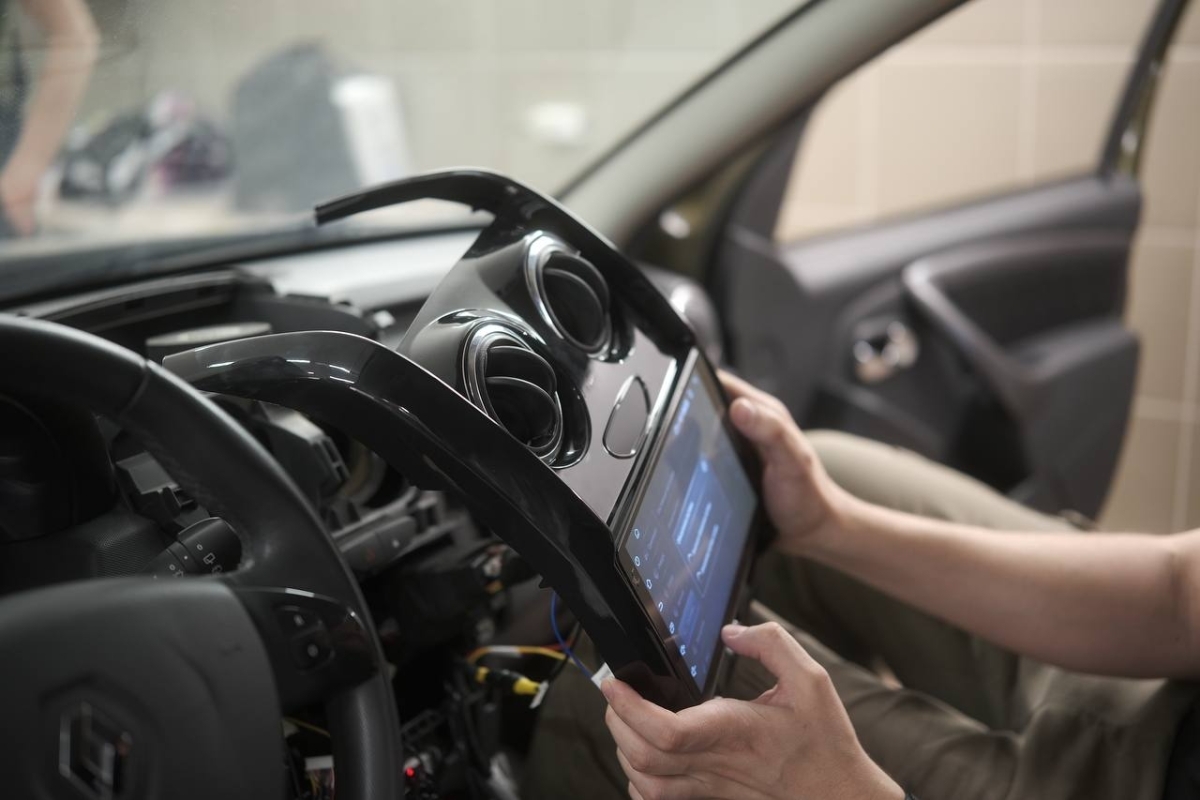 Renault Duster - установка андроид-магнитолы Forcar A904