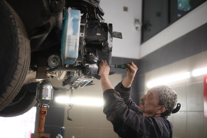 Skoda Octavia - замена радиатора, антифриза и заправка кондиционера