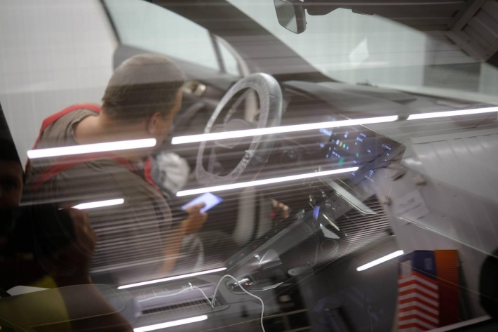 Lynk &amp; Co 01 - установка автосигнализации Pandora VX-4G v2