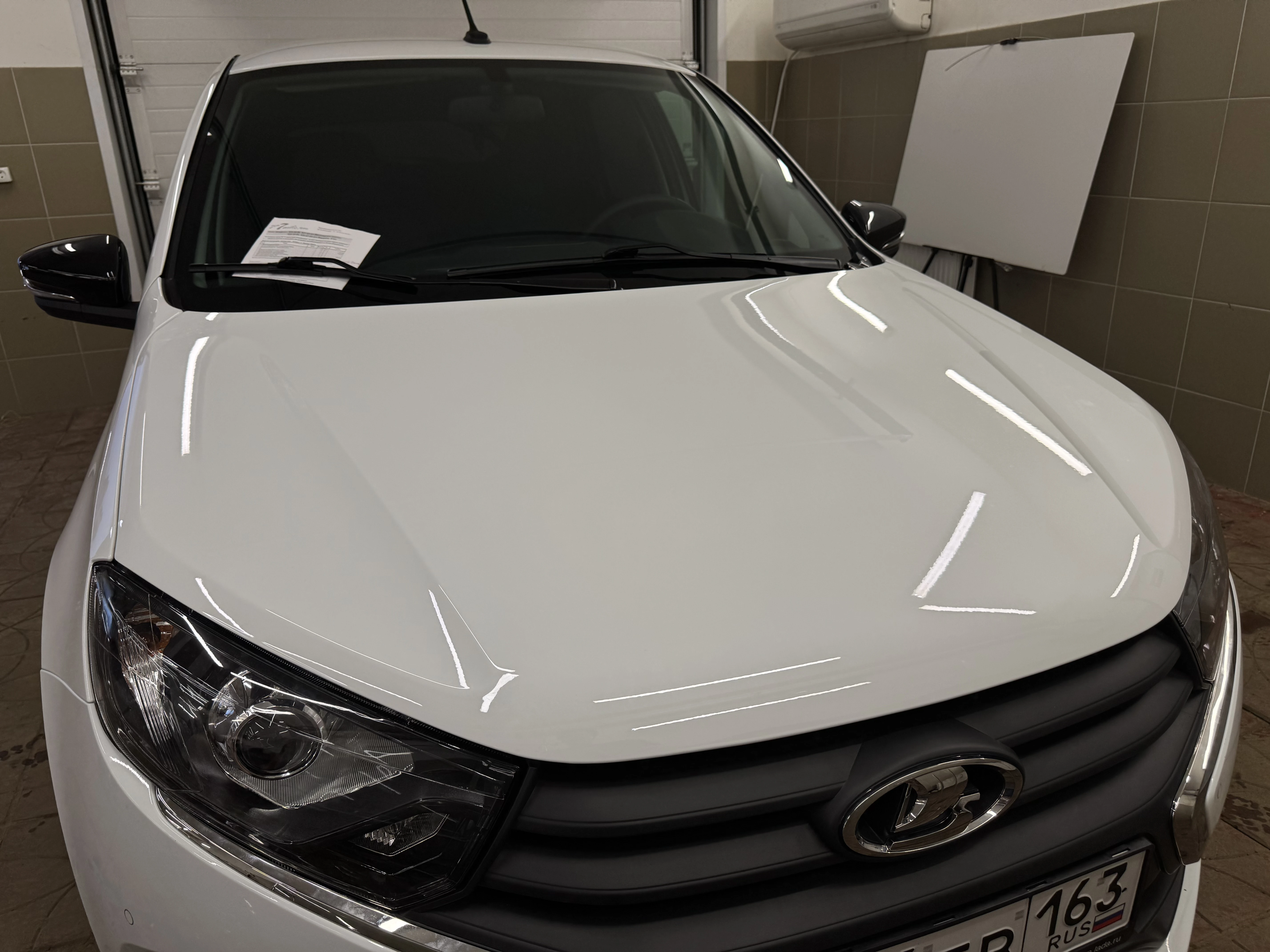 Lada Granta 2026 — установка парктроников AAALine и антигравийная защита Lada Granta 2026 — установка парктроников AAALine и антигравийная защита