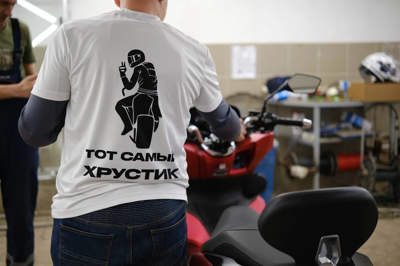 Установка акустики JBL на скутер Honda Установка акустики JBL на скутер Honda