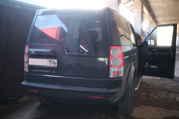 Установка видеорегистратора на Land Rover Discovery 4 в Самаре