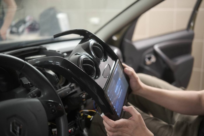 Установка андроид магнитолы Teyes в Самаре